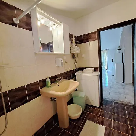 With A Parking Space Fiorini, Novigrad - 6926 Apartment Brtonigla