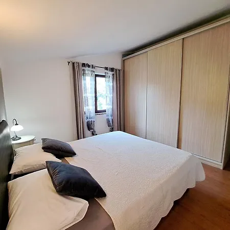 With A Parking Space Fiorini, Novigrad - 6926 Apartment *