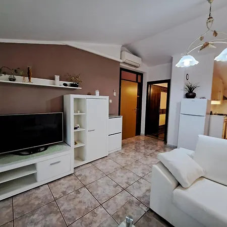 Apartment With A Parking Space Fiorini, Novigrad - 6926 *