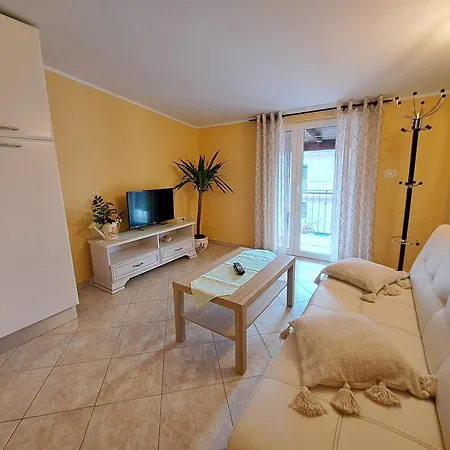 With Parking Space Fiorini, Novigrad - 6926 * Brtonigla