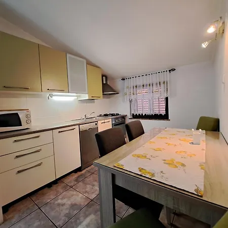Apartment With A Parking Space Fiorini, Novigrad - 6926