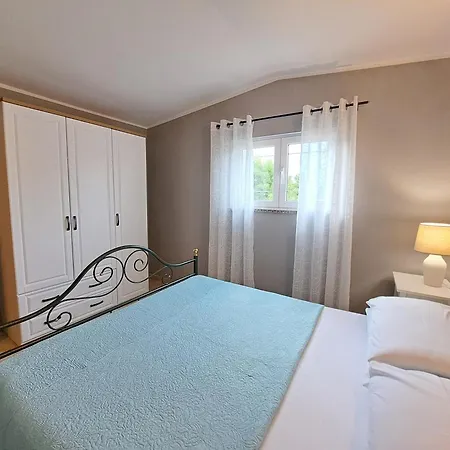 Apartment With Parking Space Fiorini, Novigrad - 6926 *