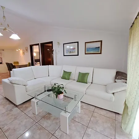 With A Parking Space Fiorini, Novigrad - 6926 Apartment