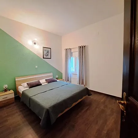 Apartment With Parking Space Fiorini, Novigrad - 6926 *